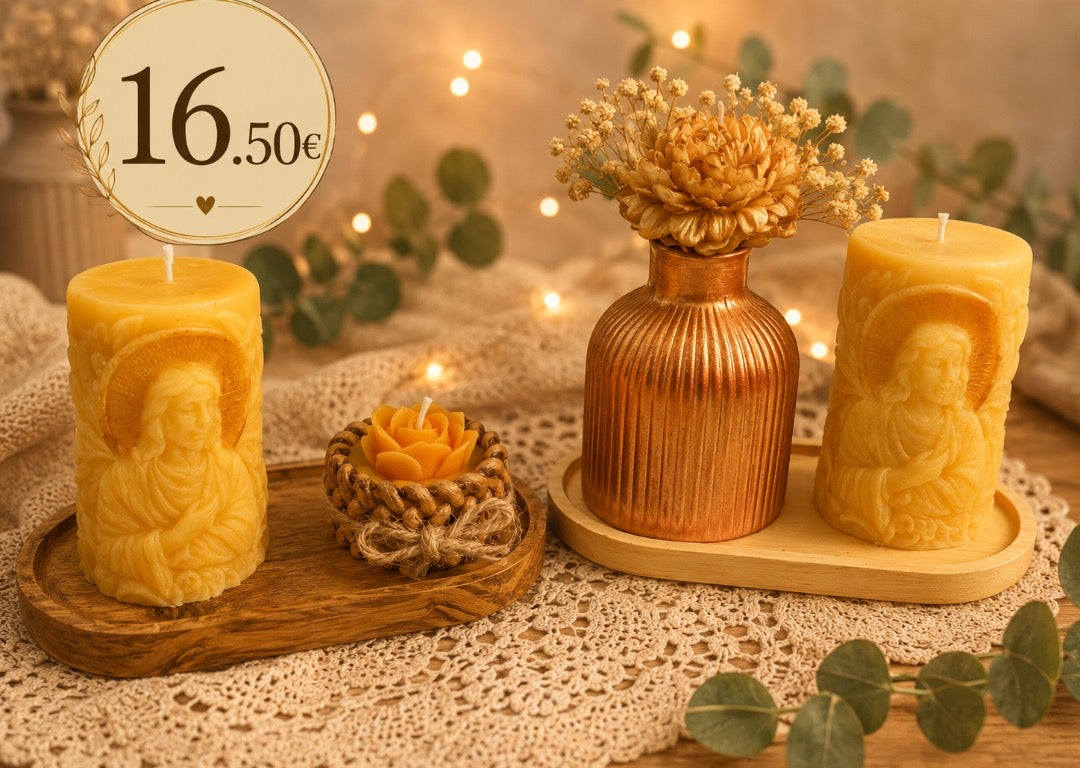 Vela artesanal decorativa con figura religiosa y aroma a vainilla